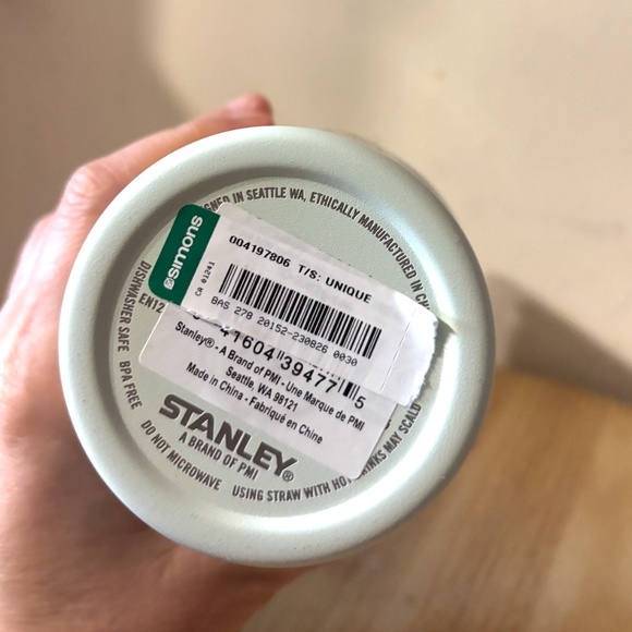 Stanley light green The Quencher H2.0 20 oz tumbler insulated cup NWT - Picture 7 of 7